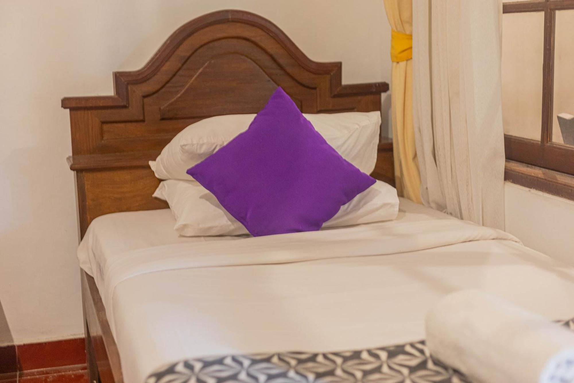 Puri Mango Guest House Sanur Bagian luar foto